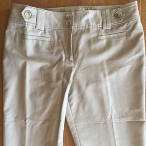Ann Taylor Signature Fit Cropped Khaki’s  Size 10
